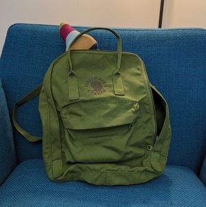 Fjallraven kanken foliage green